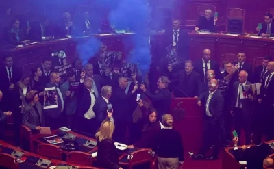 Parlamentdə alovlu etiraz-