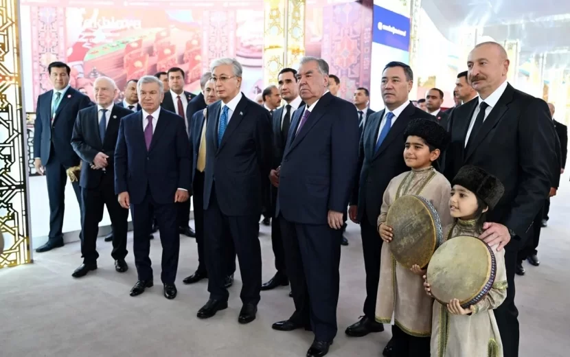 İlham Əliyev MDB Ölkələrinin Milli Kulinariya Festivalı ilə tanış oldu - FOTO