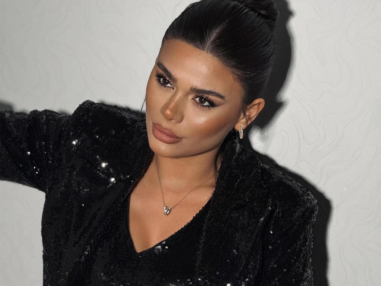 Aysun: “Uşağım narahatdır, ağlayır, ikiqat qalıb”