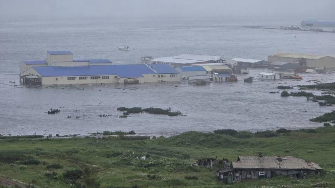 Rusiyada DƏHŞƏTLİ ZƏLZƏLƏ: Küçələrdə izdiham, insanlar pəncərədən tullanır – VİDEO