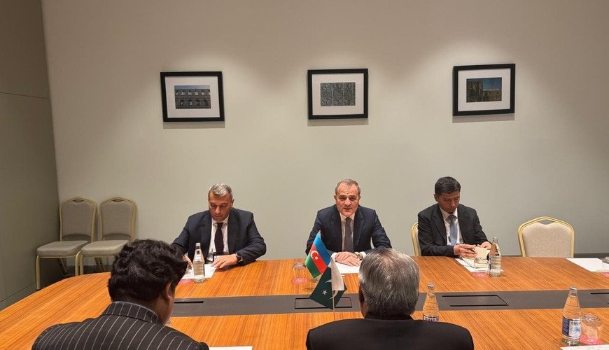 Ceyhun Bayramov Xankəndidə Pakistan XİN başçısı ilə görüşdü