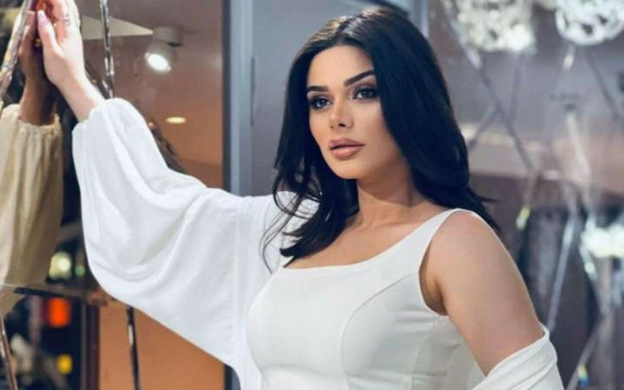 Aysundan CƏSARƏTLİ PAYLAŞIM – Yeni sevgilisi ilə əl-ələ TƏTİLDƏ – FOTO