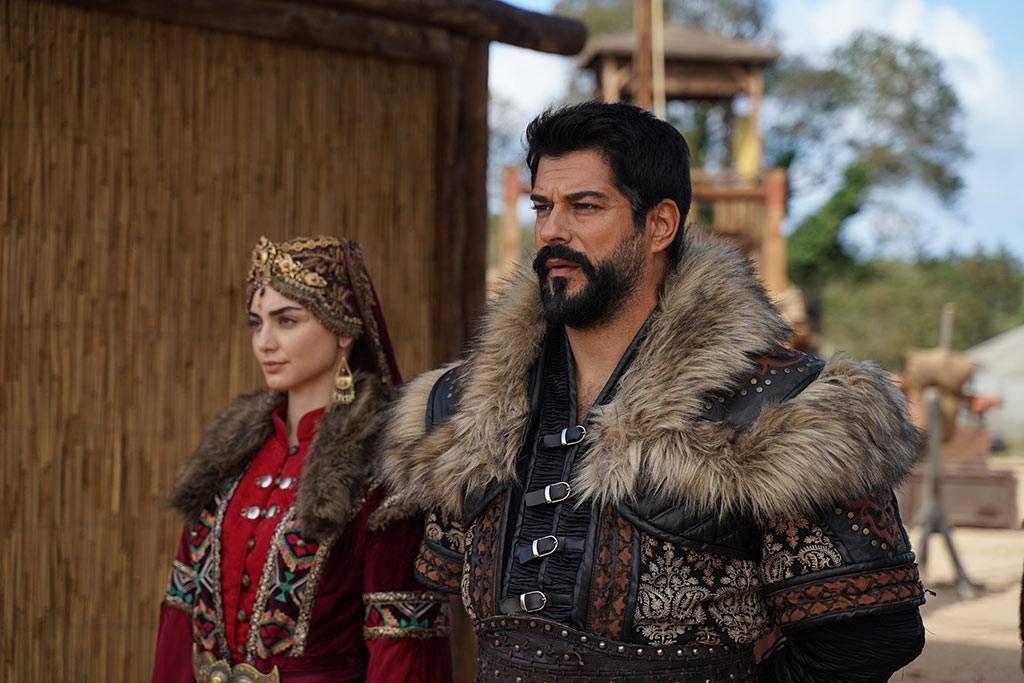 37 ildən sonra qayıdır – Burak Özçiviti əvəz edəcək – FOTO