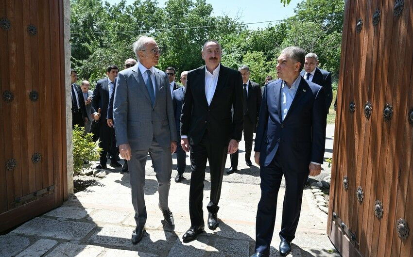 İlham Əliyev və Berdiməhəmmədov Bülbülün ev-muzeyində – FOTO