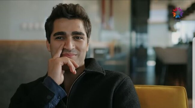 “Fərid”in yeni “sevgilisi” BU MƏŞHUR AKTRİSA OLDU – FOTO