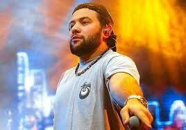 Azərbaycanlı müğənni Rusiyadakı bütün konsertlərini ləğv etdi