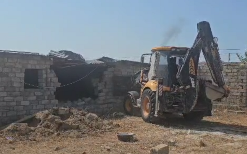 Türkan qəsəbəsində qanunsuz tikili söküldü – FOTO-VİDEO