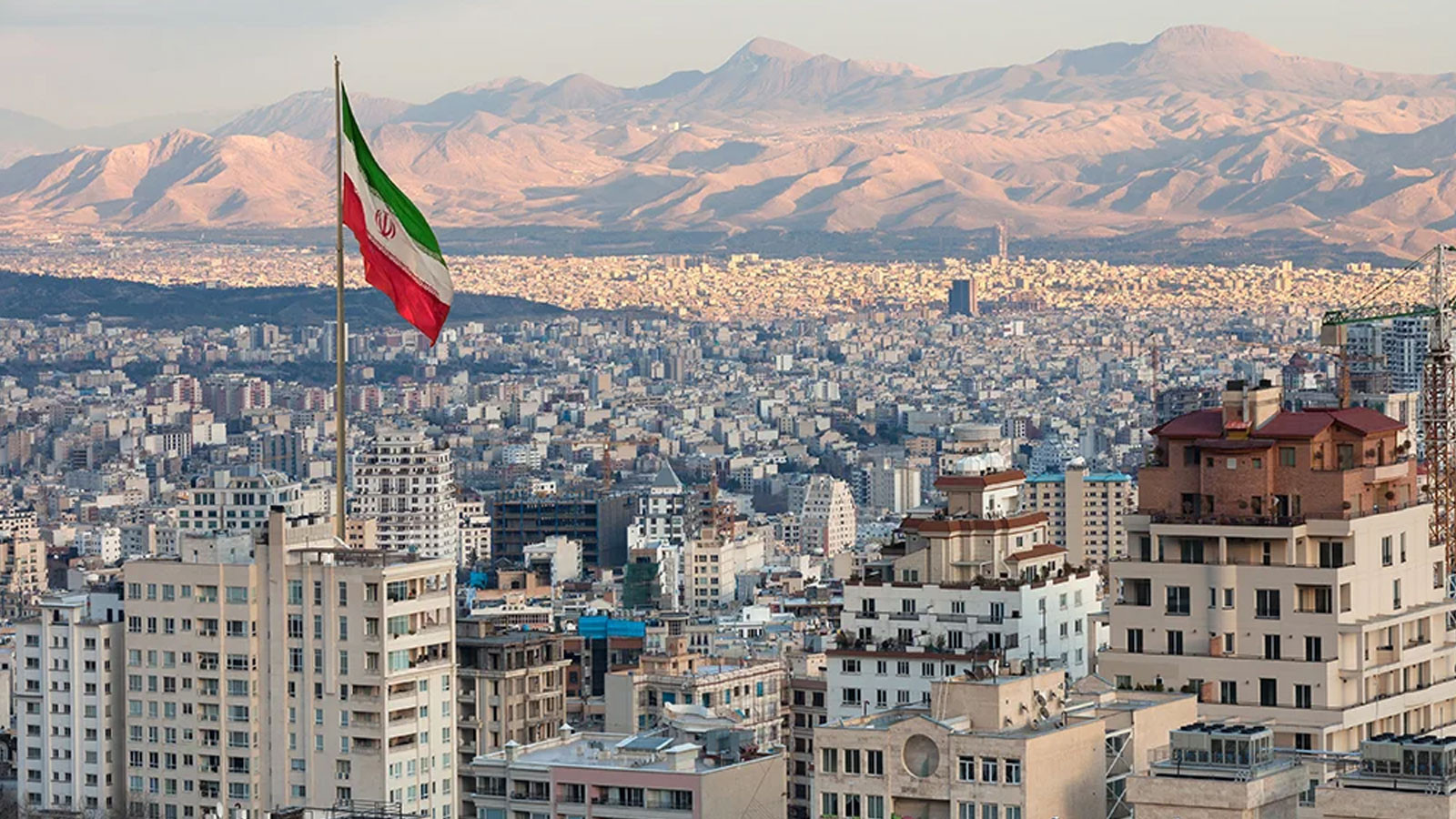 Temperatur 50 DƏRƏCƏNİ ÖTDÜ, dövlət qurumları da bağlandı – İranda nə baş verir? – VİDEO