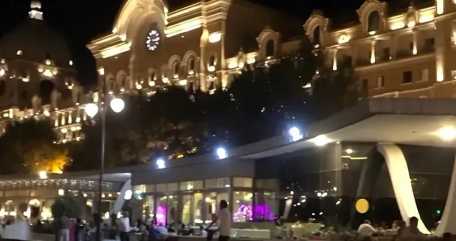 “Qış parkı”ndakı məşhur restorandan narazılıq: “Hərəkət etmək olmur”