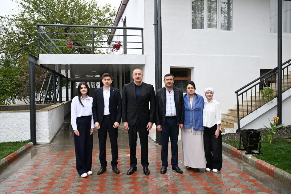 İlham Əliyev Xocavəndin Hadrut qəsəbəsində olub – FOTOLAR