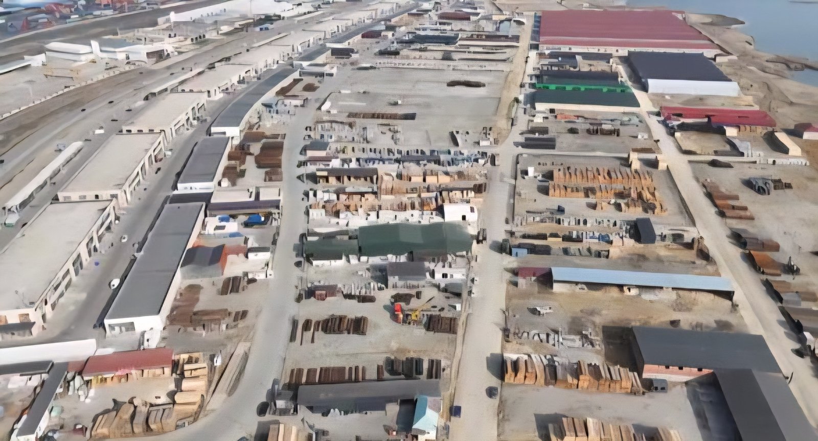 Dərnəgül bazarının arxasındakı evlər SÖKÜLÜR