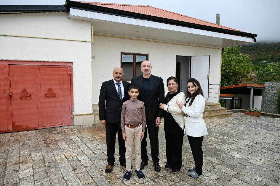 Prezident onların qonağı oldu – Video