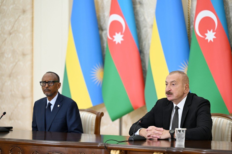 Prezidentlər mətbuata bəyanatlarla çıxış etdilər – FOTOLAR