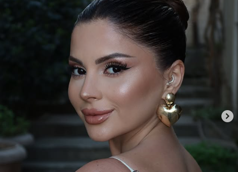 Azərbaycanlı məşhurun geyiminin qiyməti DODAQ UÇUQLATDI – 158 MİN MANAT… – FOTOlar