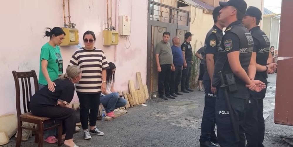  Ana-balanın yanıb öldüyü yerdən DƏHŞƏTLİ GÖTÜNTÜLƏR: “Əlləri qap-qara idi…”