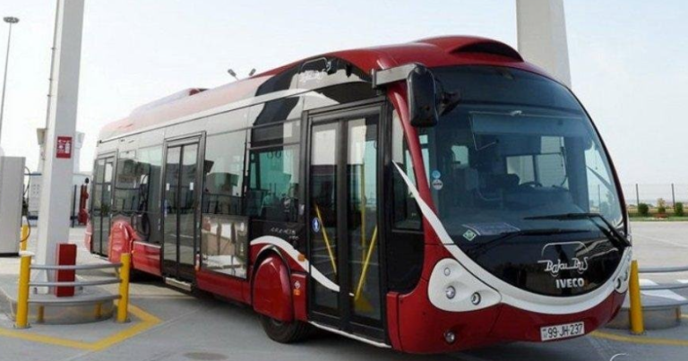 İctimai nəqliyyat problemi: Avtobuslar yaşayış massivinə daxil ola bilmirlər