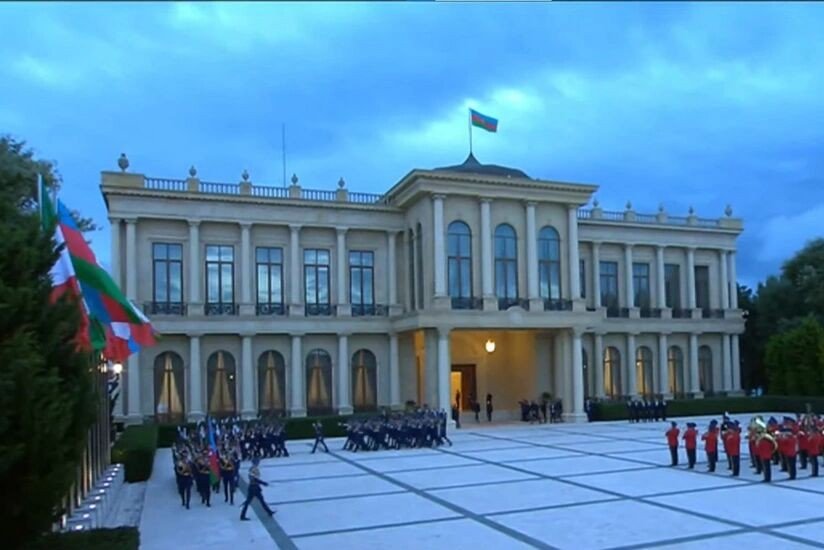 İtaliya Prezidenti Bakıda belə qarşılandı – VİDEO