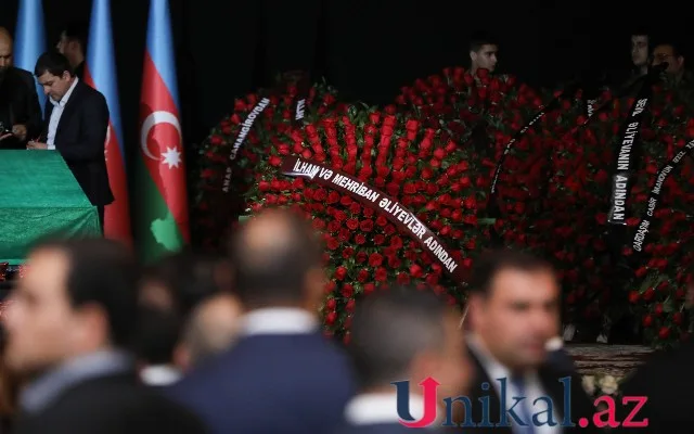 Prezident və xanımı Cabir İmanovun vida mərasiminə əklil göndərdi
