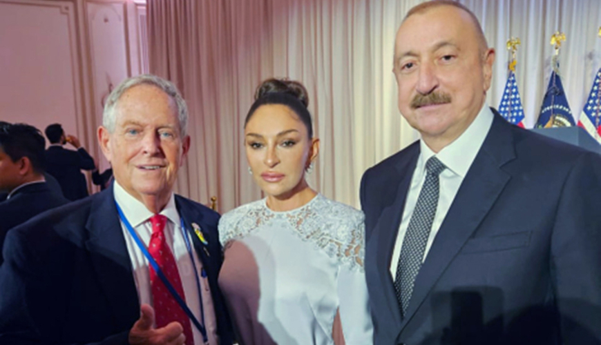 Prezidentlə xanımı rəsmi qəbulda – FOTOLAR