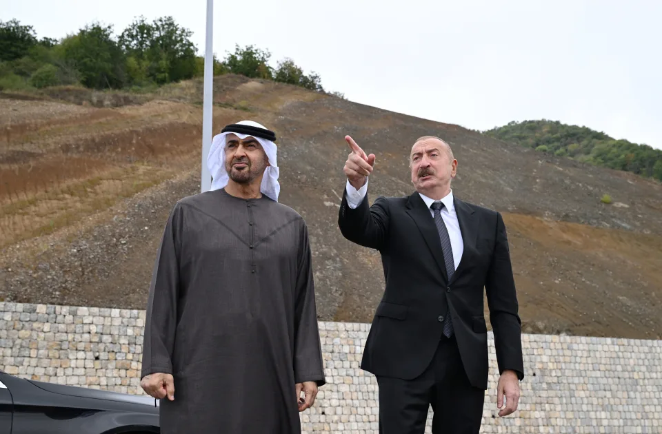 Prezidentlər Daşaltı kəndinin fonunda şəkil çəkdirdilər – FOTOLAR