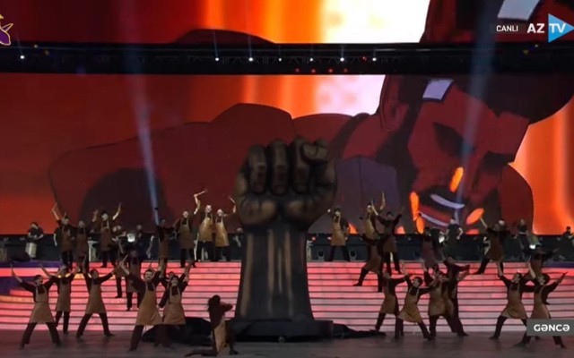Açılış mərasimində möhtəşəm “Dəmir yumruq” şousu – VİDEO