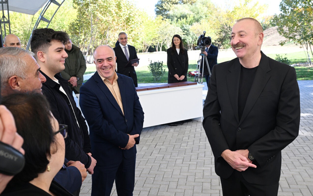 Prezident sakinlə zarafatlaşdı: “Elə yol olub?” – VİDEO