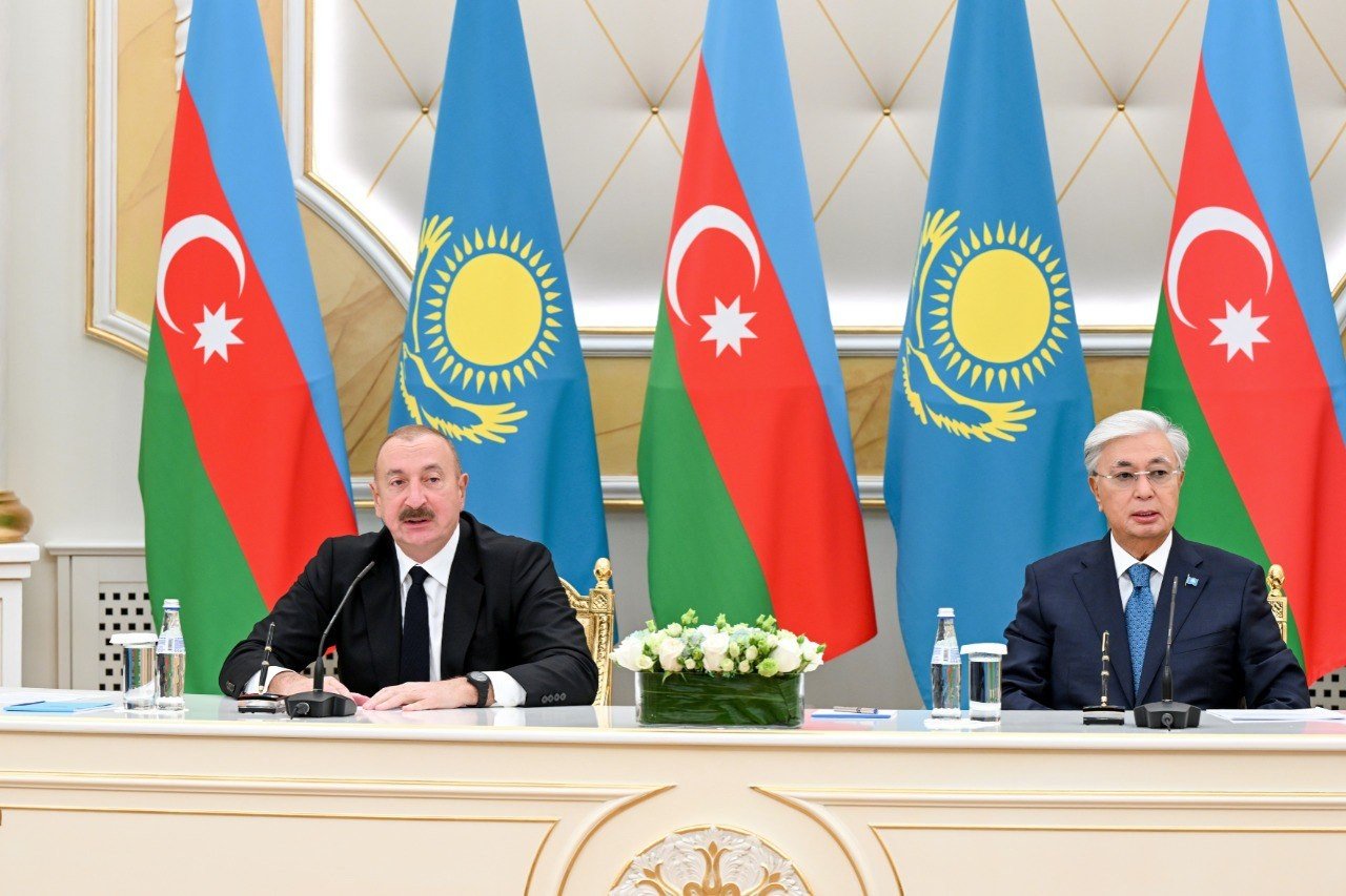 Prezidentlər mətbuata bəyanatlarla çıxış etdilər