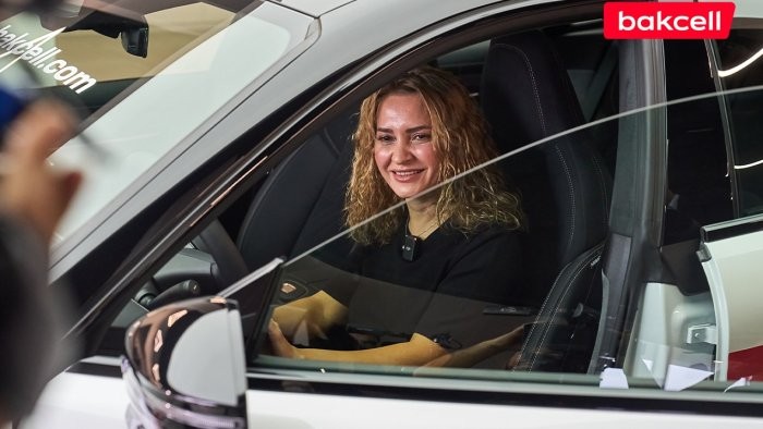 Süni intellekt seçdi – Gülşən Hacıyeva “Zeekr 001” qazandı