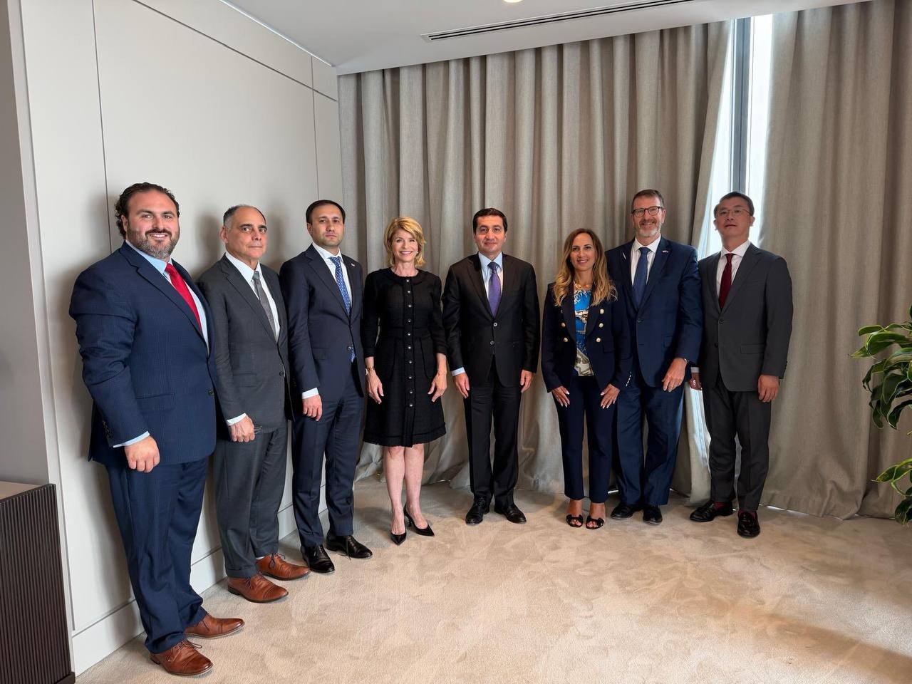 Hikmət Hacıyev ABŞ-ın tanınmış beyin mərkəzlərinin nümayəndələri ilə görüşdü – FOTO