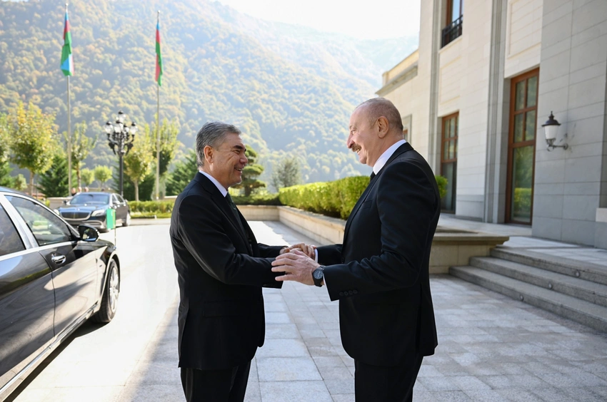 İlham Əliyev Qurbanqulu Berdiməhəmmədov ilə görüşdü