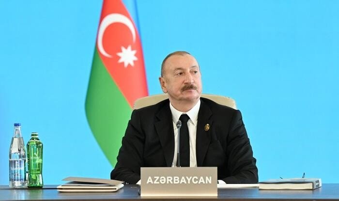 Prezidentin fotoqrafa jesti gündəm oldu – VİDEO