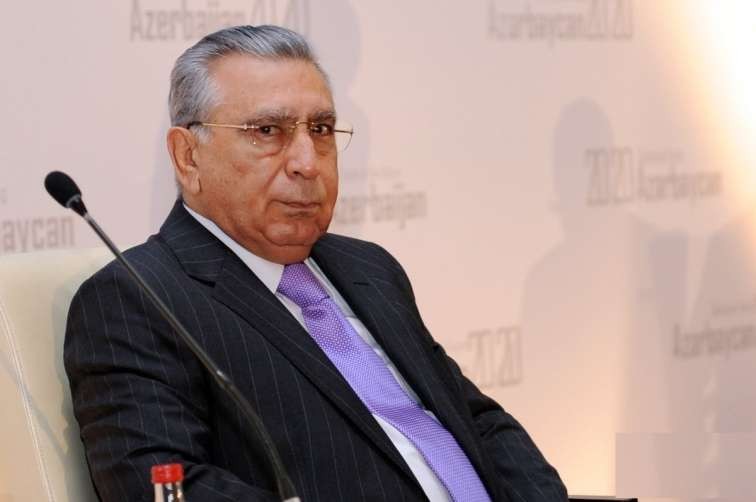 Deputat Milli Məclisdə Ramiz Mehdiyevi darmadağın edir – VİDEO