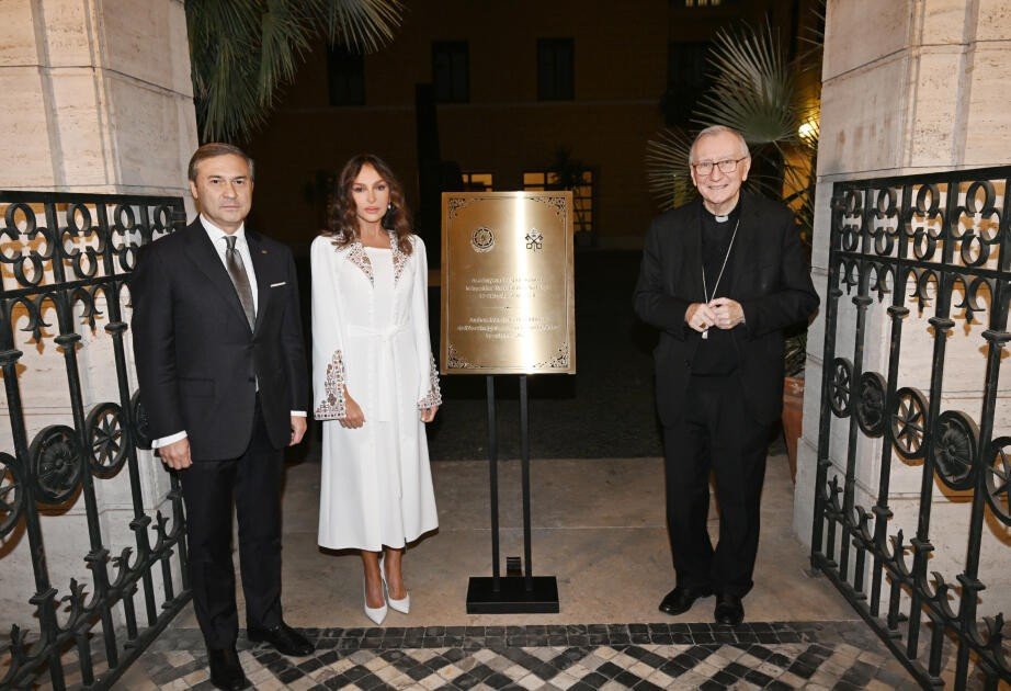 Azərbaycanın Müqəddəs Taxt-Tacdakı səfirliyinin inzibati ofisi açıldı 