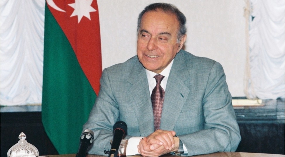 3 Oktyabr 1993: Heydər Əliyevin hakimiyyətə qayıdışı və Azərbaycan dövlətçiliyinin yeni mərhələsi