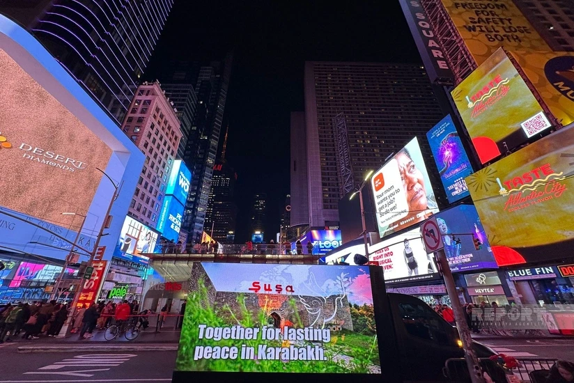 “Times” meydanında Zəfər Günü ilə bağlı məlumatlandırma aksiyası… – VİDEO