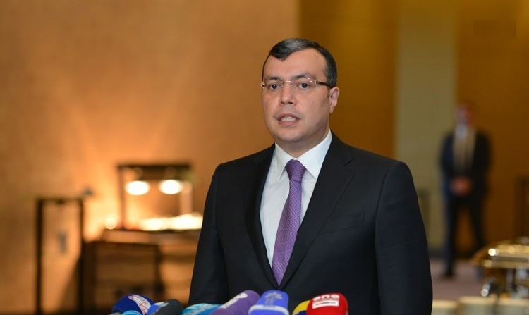 Pensiya, maaş və təqaüdlərin artırılması… – Nazir Milli Məclisdə danışır