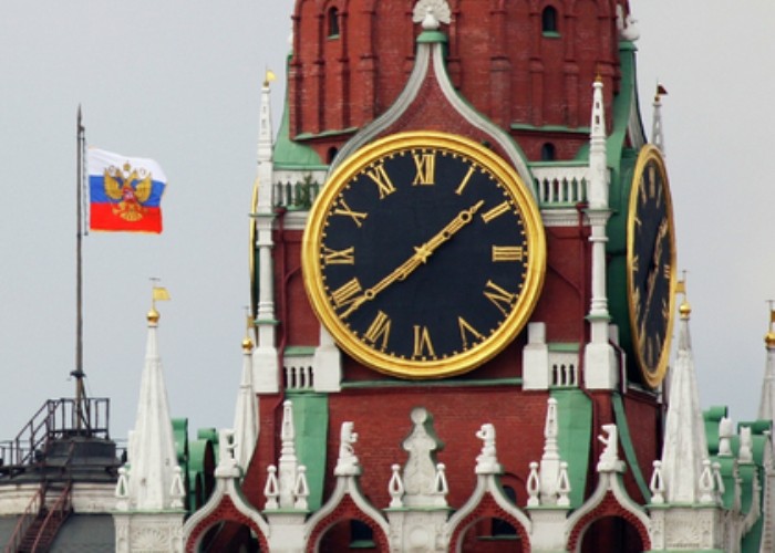 Bakıya “Kreml saatı ilə işləyin” israrı