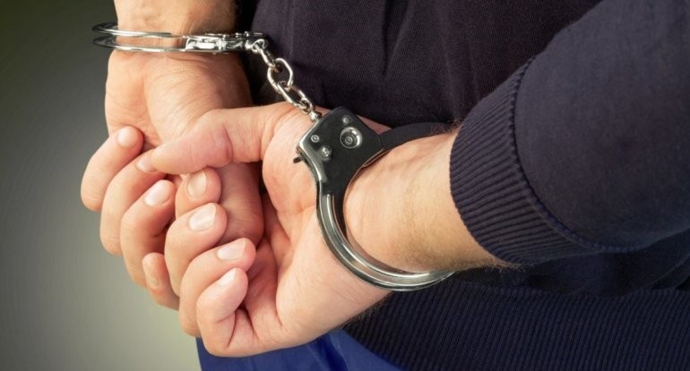 Daha bir vəzifəli şəxs həbs edildi – Hədə-qorxu yolu ilə rüşvət alıb