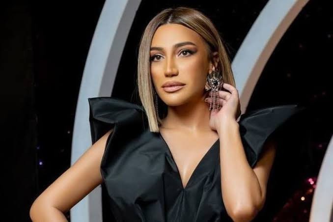 Röya bu məşhura maşın alacaq – FOTO