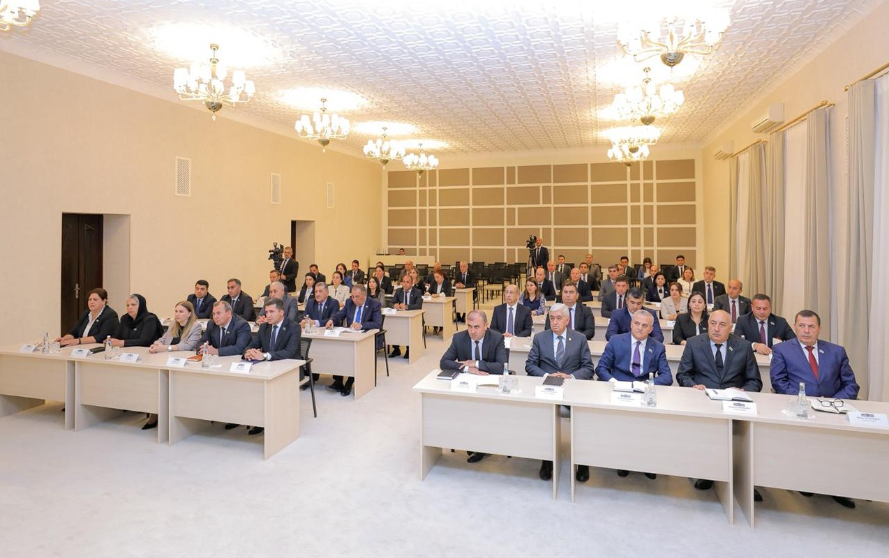 Yeni vəzifəsinə görə Baş nazir postundan azad olundu – FOTO