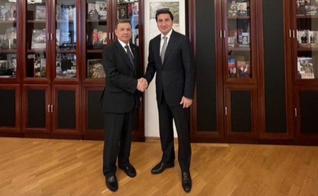 Hikmət Hacıyev Qurbanməmmet Elyasovla görüşdü