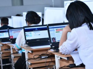 image-1657106767_azedu-az_1652971531_muellimler_imtahan_180718_153