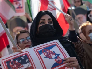 image-iranda-sular-durulmuyor-olu-sayisi-700e-yaklasti-gkmg