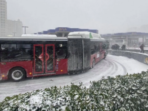 image-qarli-hava-avtobus