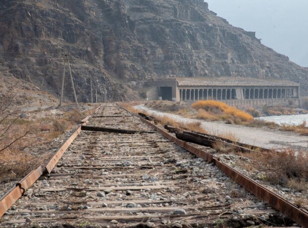 image-xarab-demir-yolu