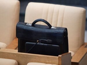 image-27c82f6bbeef2340833a7b63fd0699e0