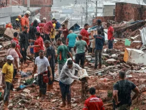 image-brezilya-da-siddetli-yagislarin-yol-actigi-19598661_4046_amp