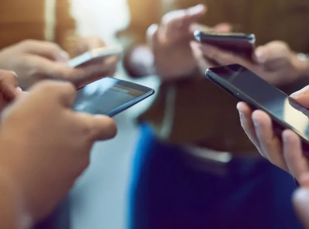 image-savas-canlari-calarken-iranlilarin-telefonlarina-19595799_3348_amp