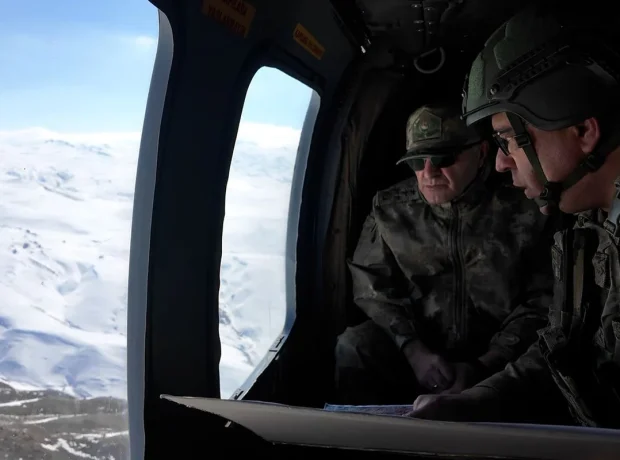 image-kara-kuvvetleri-komutani-tokel-iran-sinirinda-19654381_9240_amp