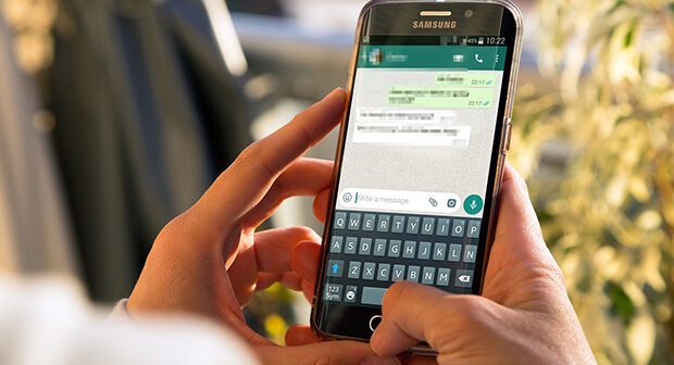 image-rosario-argentina-august-8-2017-girl-with-smartphone-in-her